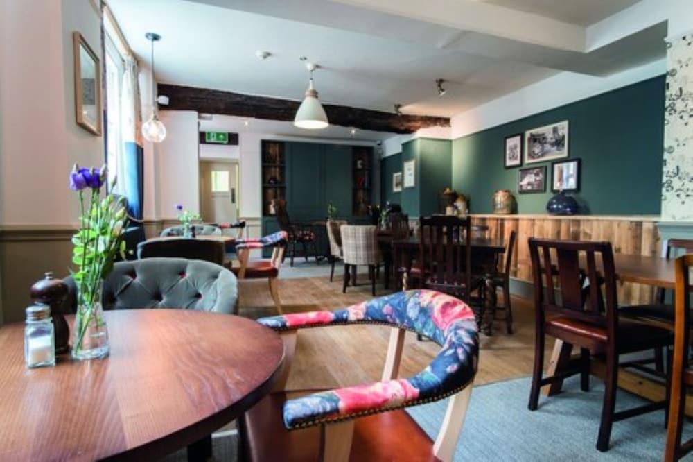 The Fleece At Cirencester Eksteriør billede The interior of the restaurant