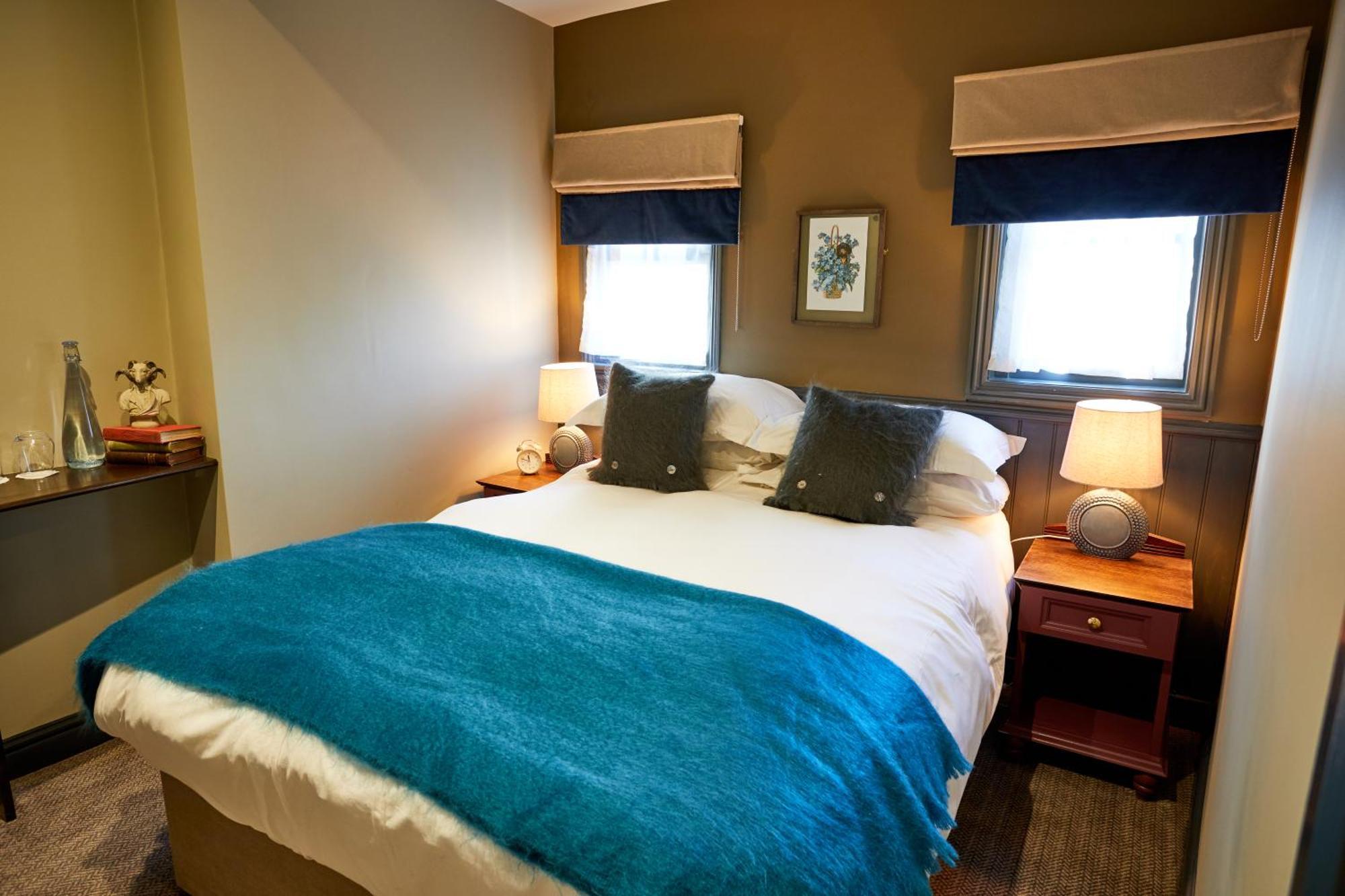 The Fleece At Cirencester Eksteriør billede A bedroom at the hotel