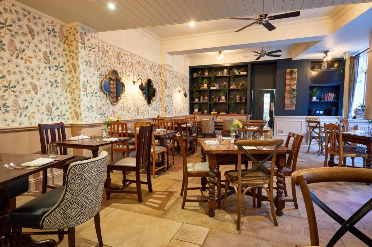 The Fleece At Cirencester Eksteriør billede The interior of the restaurant